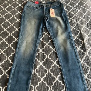 Levi’s 711 Skinny Jeans